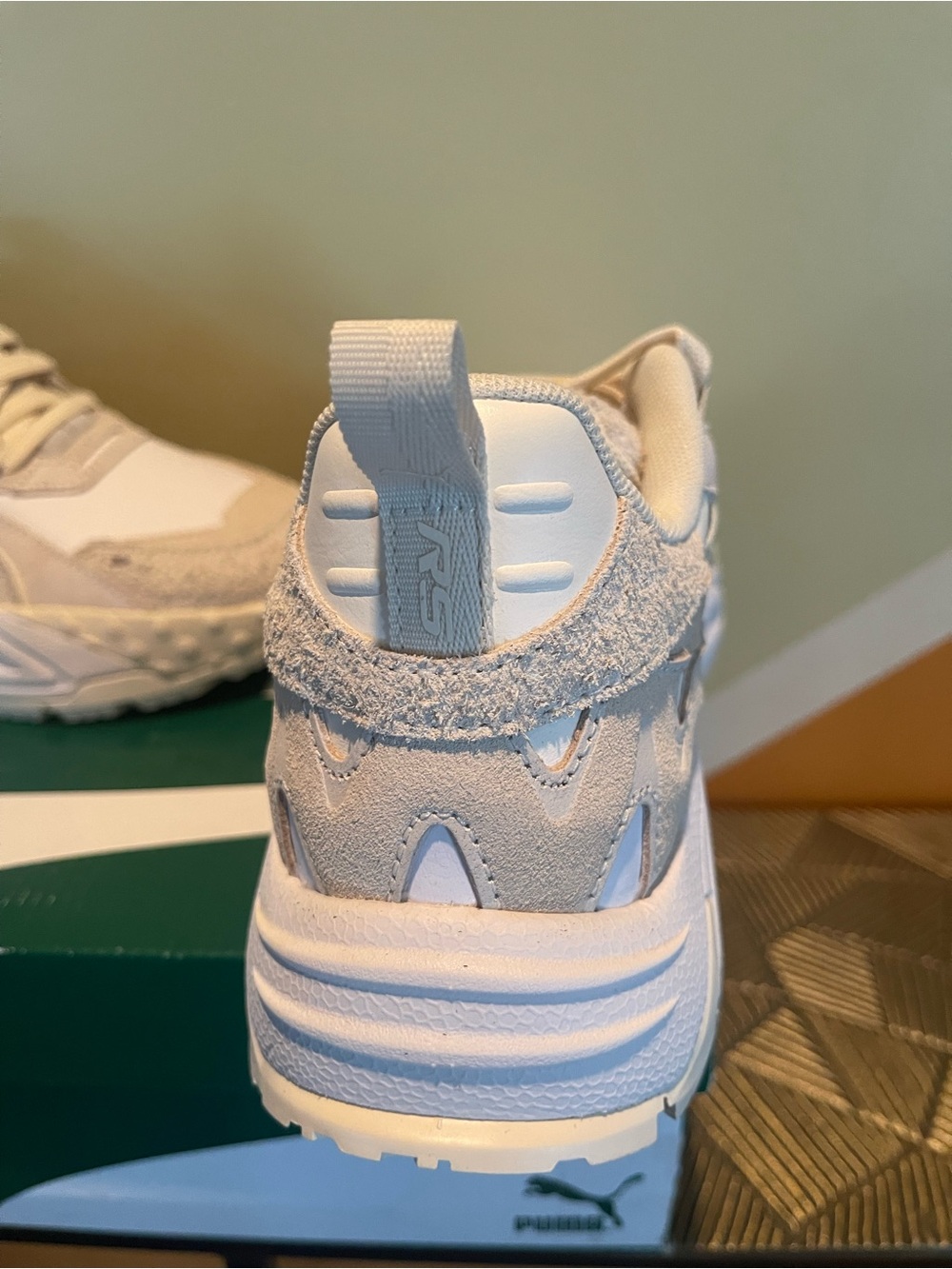 NWT, Puma women’s White Lace-Up Chunky Sneakers - Picture 6 of 7